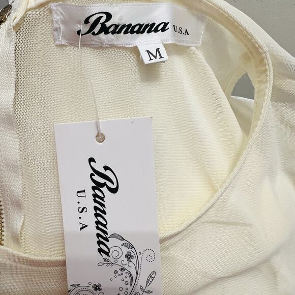 Banana USA Dress Womens Medium Fit Flare Sheet Top Off White Dress - Picture 5 of 5